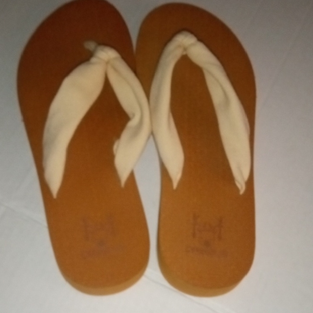 Kuailu Flip-Flops with Super Soft Thong.  Spring and Summer Wear